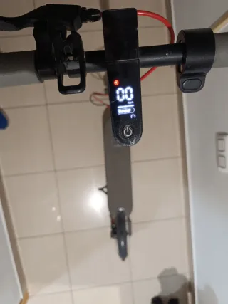 Patinete eléctrico negro