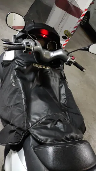 Manta Térmica Original Piaggio MP3