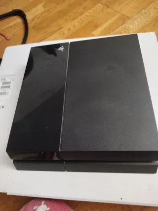 PS4 (PlayStation 4) con 5 mandos