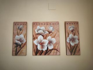 3 Cuadros de Flores Beige y Blanco