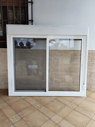 Ventana aluminio con mosquitera 160x142cm, nueva.