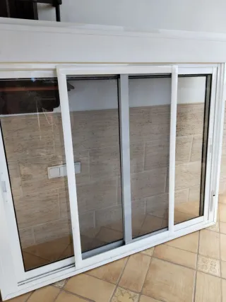 Ventana aluminio con mosquitera 160x142cm, nueva.