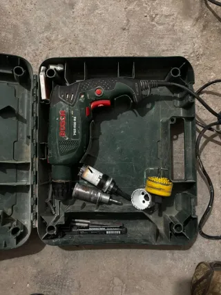 Taladro Bosch PSB 650 RE con accesorios