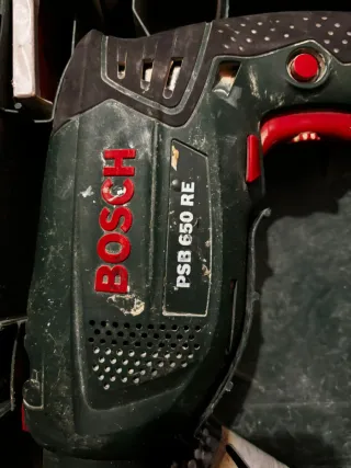 Taladro Bosch PSB 650 RE con accesorios