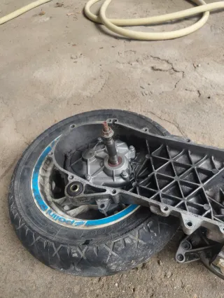 Bloque Motor con Rueda Piaggio Zip