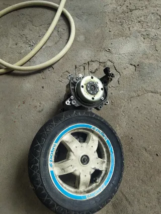 Bloque Motor con Rueda Piaggio Zip