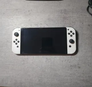 Nintendo Switch OLED Bianca