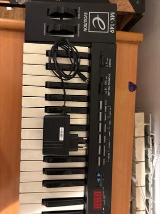 Teclado MIDI MK-049