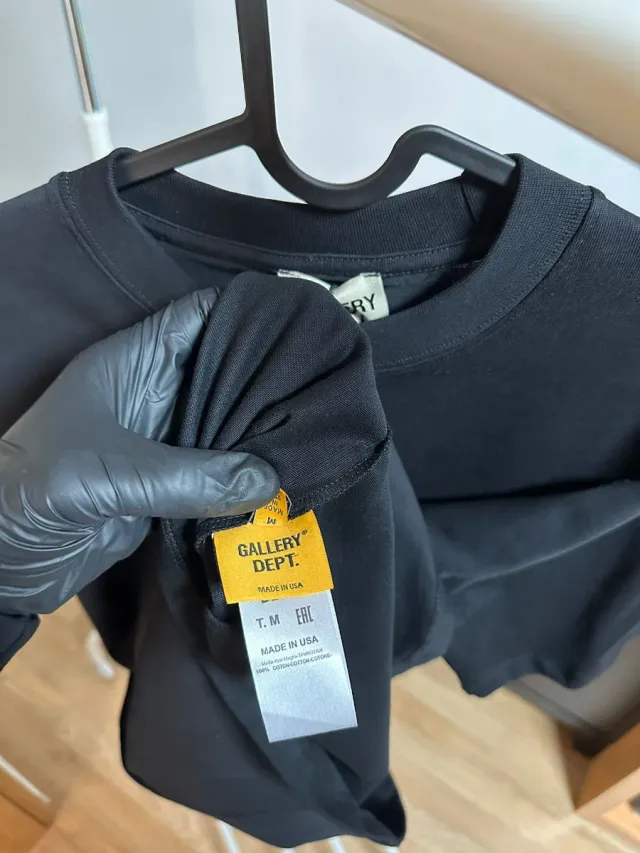 Camiseta Gallery Dept. Negra