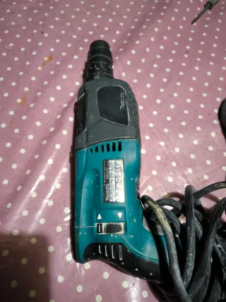 Taladro percutor Makita HR2230