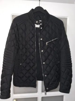Chaqueta Moncler Negra, plumón Ligero Motero