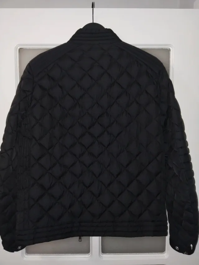 Chaqueta Moncler Negra, plumón Ligero Motero
