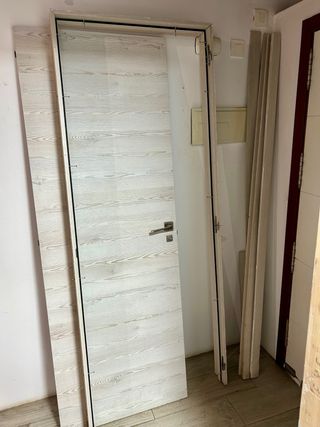 2 Puertas de interior de casa + extras.