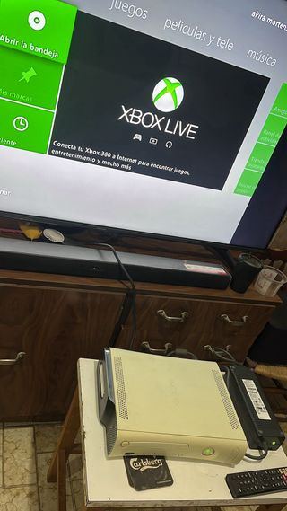 Xbox 360 con HDD, mando y 12 juegos
