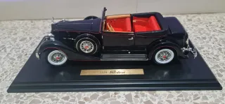 Coche a escala 1:18 Packard 1934
