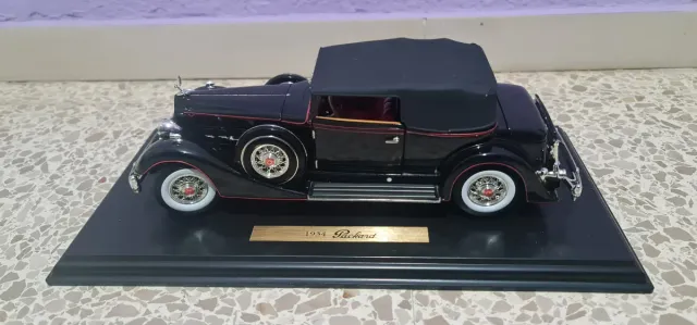 Carro em escala 1:18 Packard 1934
