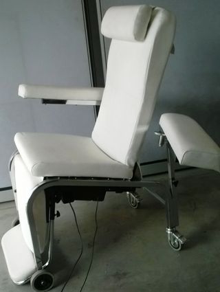 Camilla estética. Sin estrenar