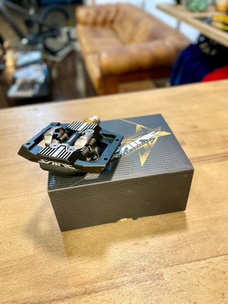 PEDALES SHIMANO SAINT