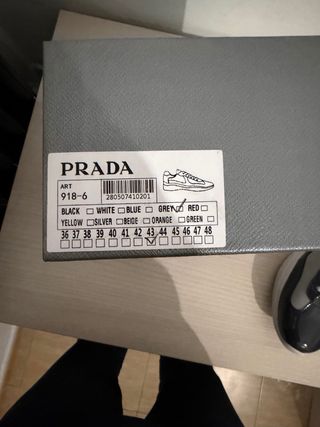 Prada America's Cup Gris y Blanco