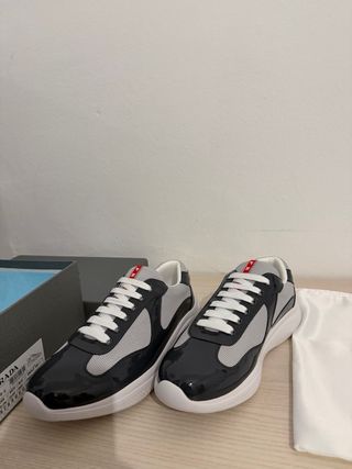 Prada America's Cup Gris y Blanco
