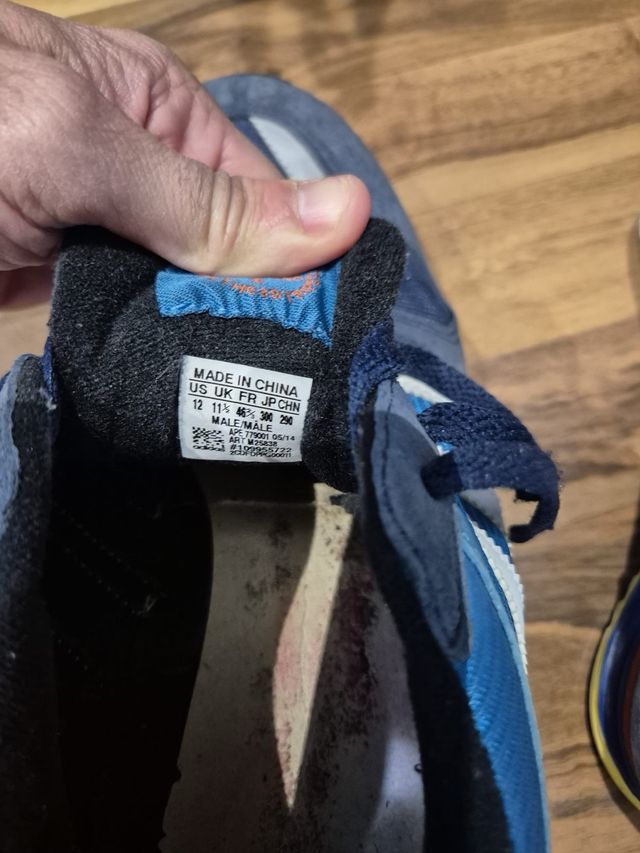 Zapatillas Adidas Azules y Naranjas