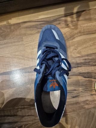 Zapatillas Adidas Azules y Naranjas