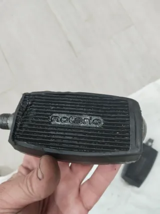 Pedales Vespino Notario