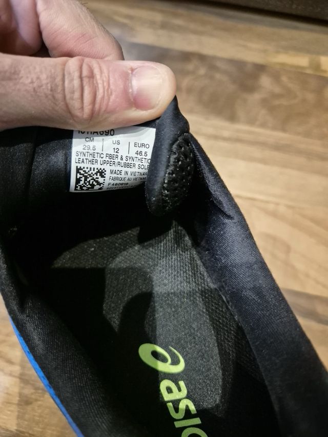 Zapatillas Asics Azules y Negras