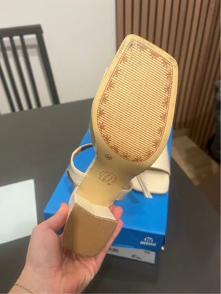 Sandalias Mustang Beige Tacon Ancho Talla 38