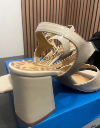 Sandalias Mustang Beige Tacon Ancho Talla 38