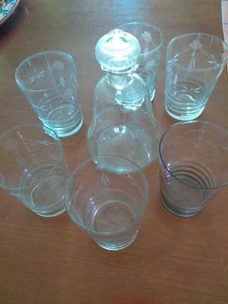 Juego 6 vasos y botella cristal tallado
