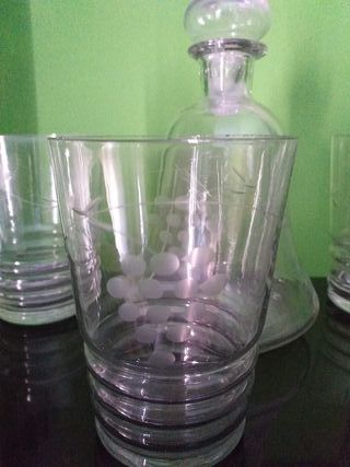 Juego 6 vasos y botella cristal tallado