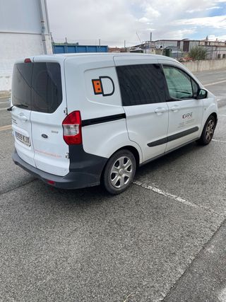 Ford Transit Courier 2018