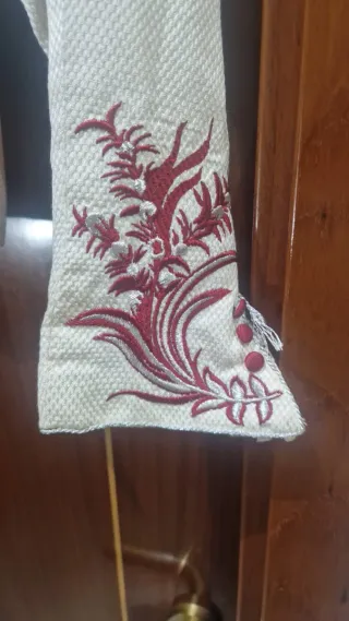 Corpiño fallera brocado beige y rojo bordado