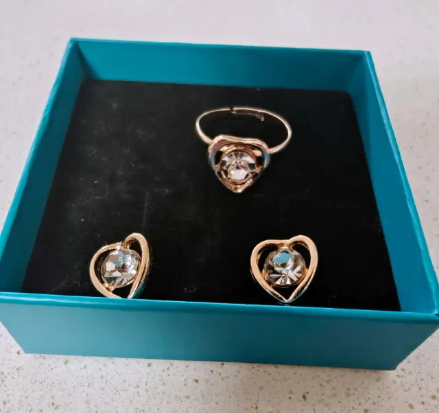 Set parure collana, bracciale, anello orologio