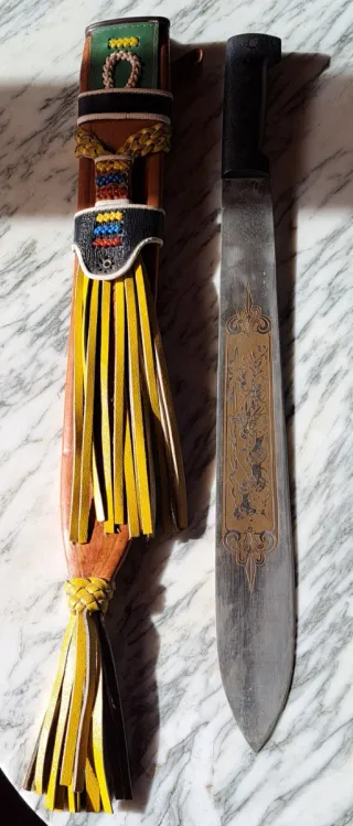 Machete decorativo con funda de Aguila Corneta.Inc