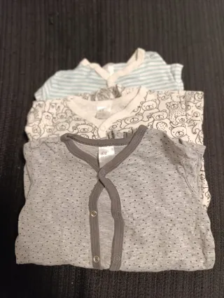 Pijamas bebé H&M (3 unidades)