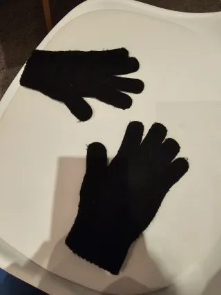 Guantes negros de lana