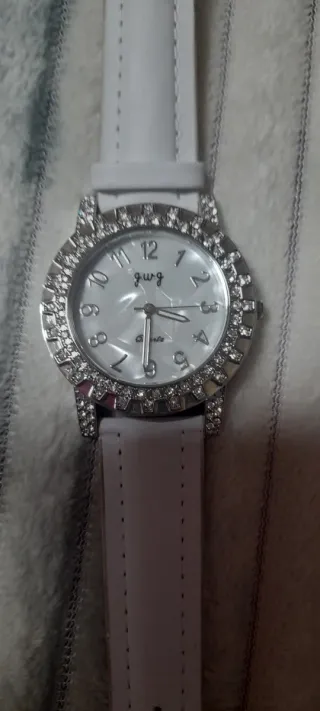 Reloj GWG Blanco y Plateado con Cristales