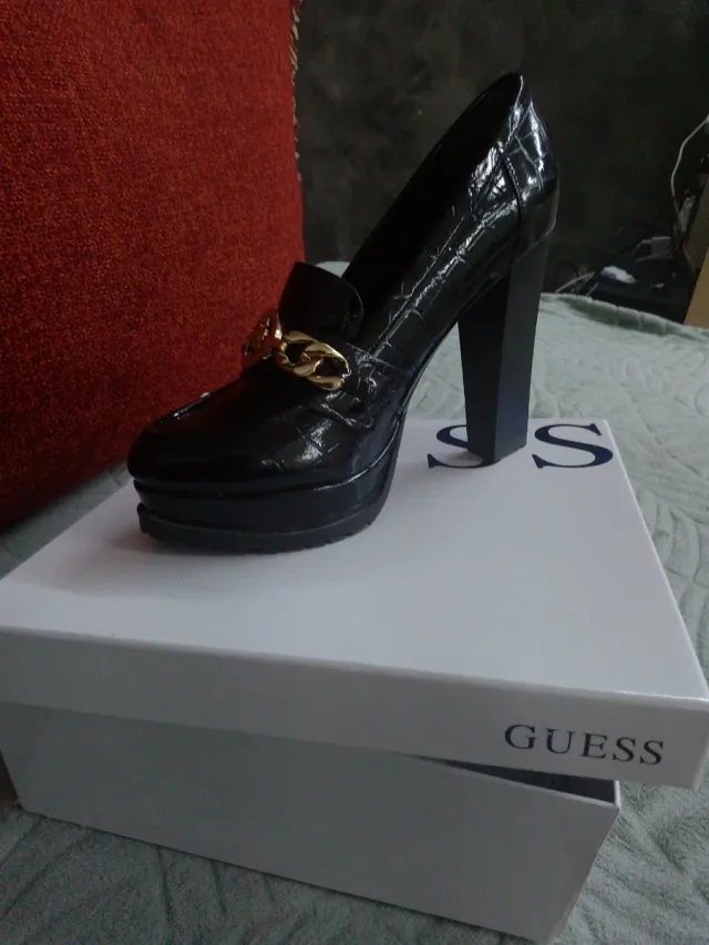 Zapatos Guess Nuevos talla 37