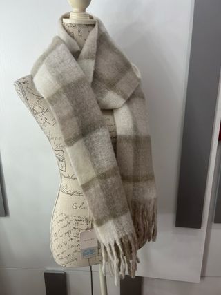 Bufanda cuadros beige y marrón