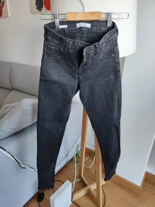 Pantalón vaquero negro Bershka