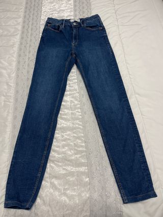 Pantalón vaquero pitillo tiro alto Mango
