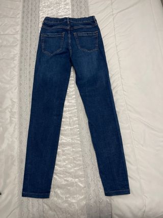 Pantalón vaquero pitillo tiro alto Mango