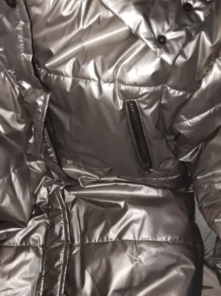 Cazadora plateada capucha chica Talla S