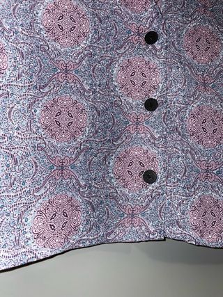 Camisa manga corta crop con cuello de encaje