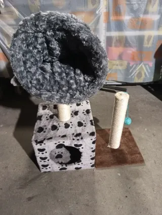 TRIS GATTO:2 Tiragraffi, 1 Sacco.