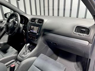 Volkswagen Golf R Backets