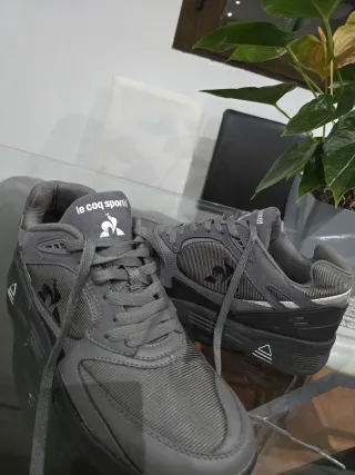 Zapatillas Le Coq Sportif grises y negras