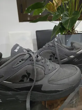Zapatillas Le Coq Sportif grises y negras